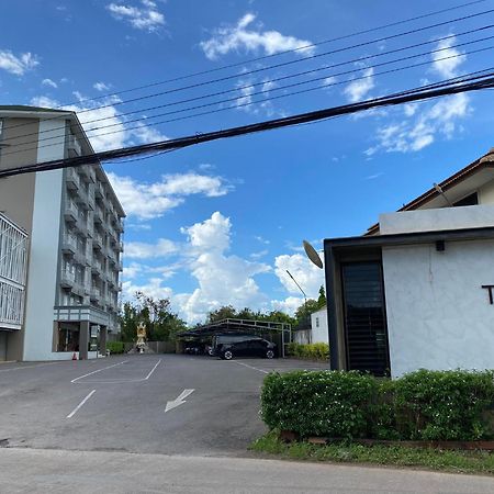 Tai-Shan Suites Ratchaburi Exterior photo
