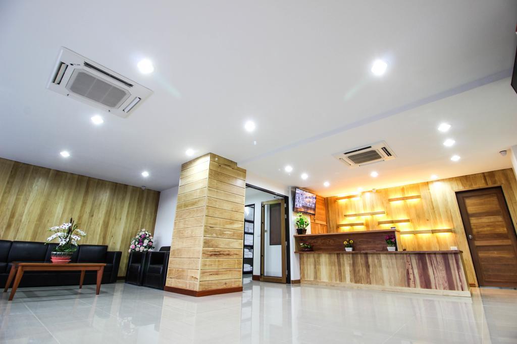 Tai-Shan Suites Ratchaburi Exterior photo